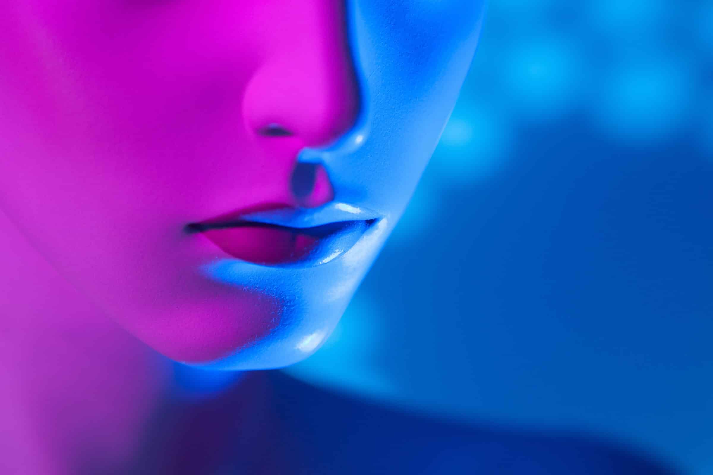 Lips of the dummy. Dummy in purple. Nose and lips.