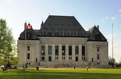 1024px-Ottawa_-_ON_-_Oberster_Gerichtshof_von_Kanada.jpg