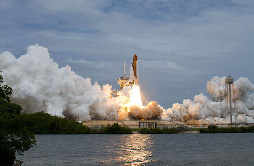 1024px-STS-135_begins_takeoff.jpg