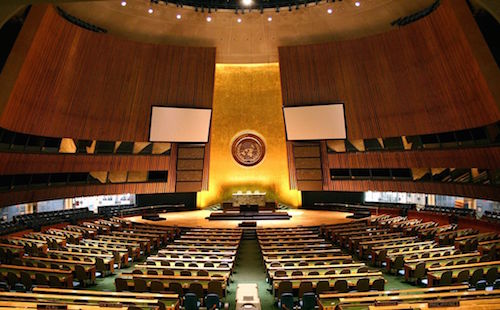 1024px-UN_General_Assembly_hall.jpg