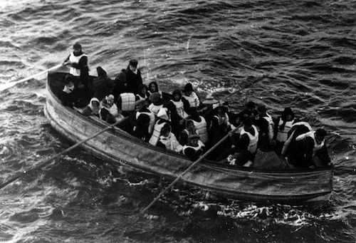 640px-Titanic_lifeboat.jpg