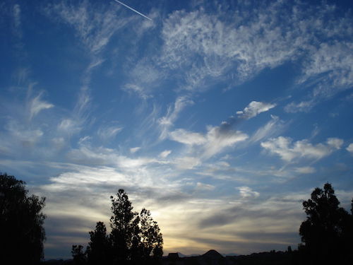 Mixed_clouds_over_Santa_Clarita,_CA.jpg