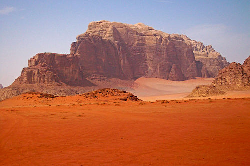 Mountain_in_Wadi_Rum,_Jordan.jpg
