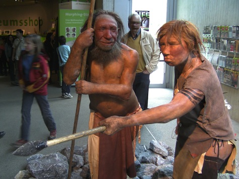 Neandertala_homo,_modelo_en_Neand-muzeo-1.JPG