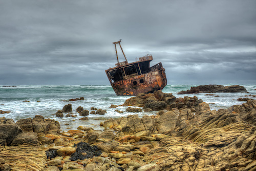 Shipwreck_In_Cape_Agulhas.jpg