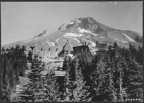 Timberline_Lodge,_built_by_WPA,_Mount_Hood_National_Forest,_Oregon_._-_NARA_-_299094.jpg