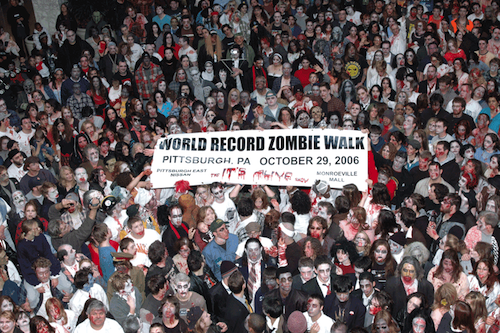 Zombie_walk_Pittsburgh_29_Oct_2006.png