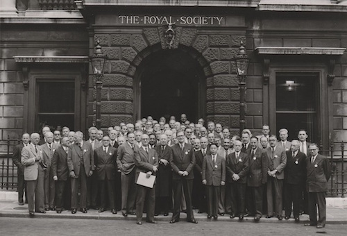 The_Royal_Society_1952_London_no_annotation.jpg